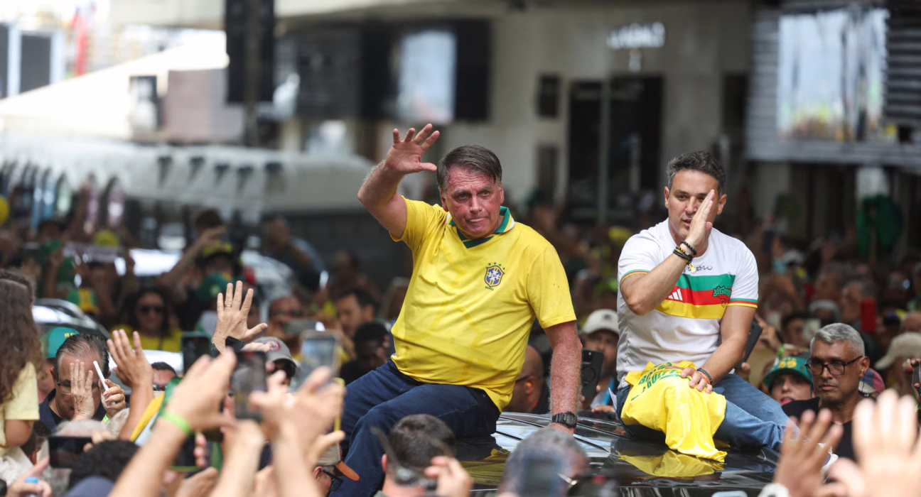 bolsonaro-defiende,-ante-miles-de-seguidores-en-copacabana,-que-una-eleccion-sin-el-no-sera-democratica