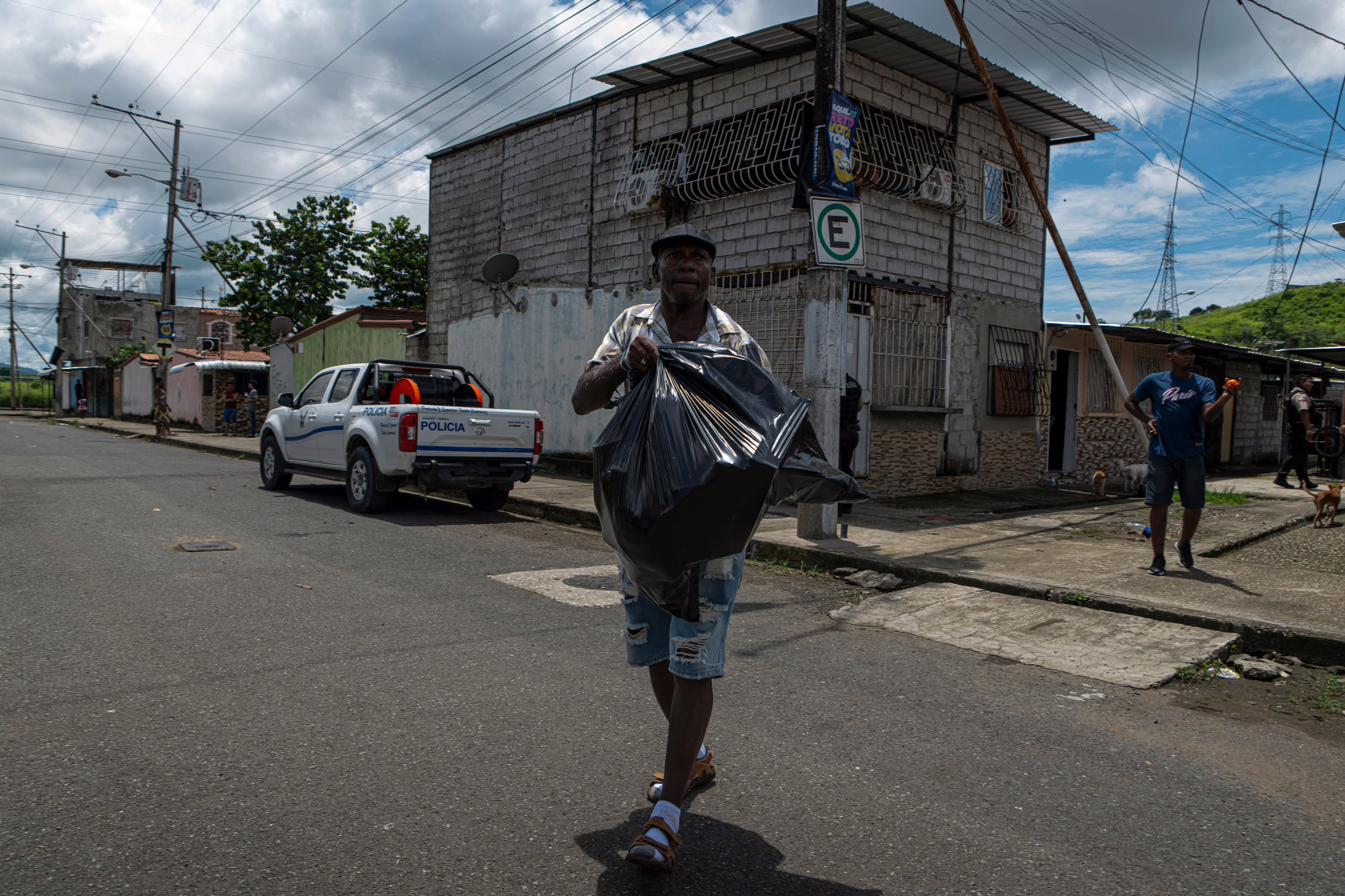 nadie-quiere-vivir-en-socio-vivienda,-el-barrio-de-guayaquil-tomado-por-las-pandillas