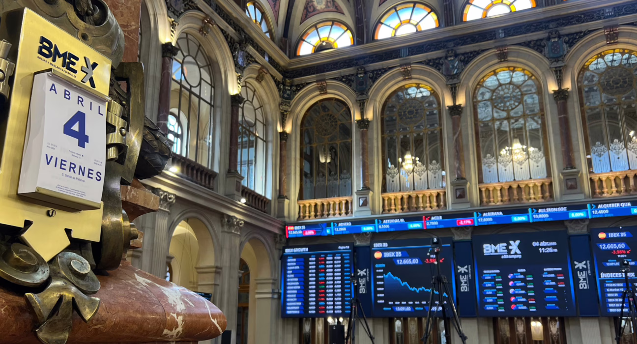 el-temor-a-la-recesion-agrava-las-caidas-en-bolsa-y-se-ceba-con-la-banca-espanola