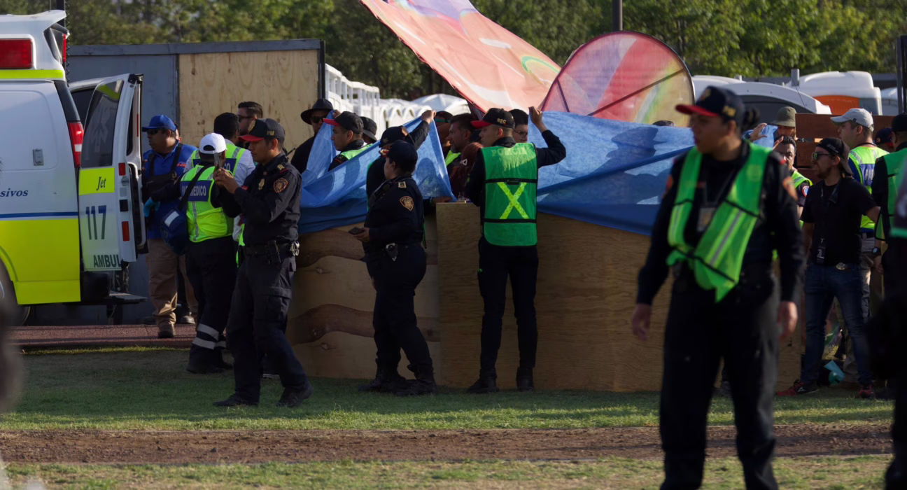 mueren-dos-personas-al-colapsar-una-estructura-en-el-festival-axe-ceremonia-de-ciudad-de-mexico