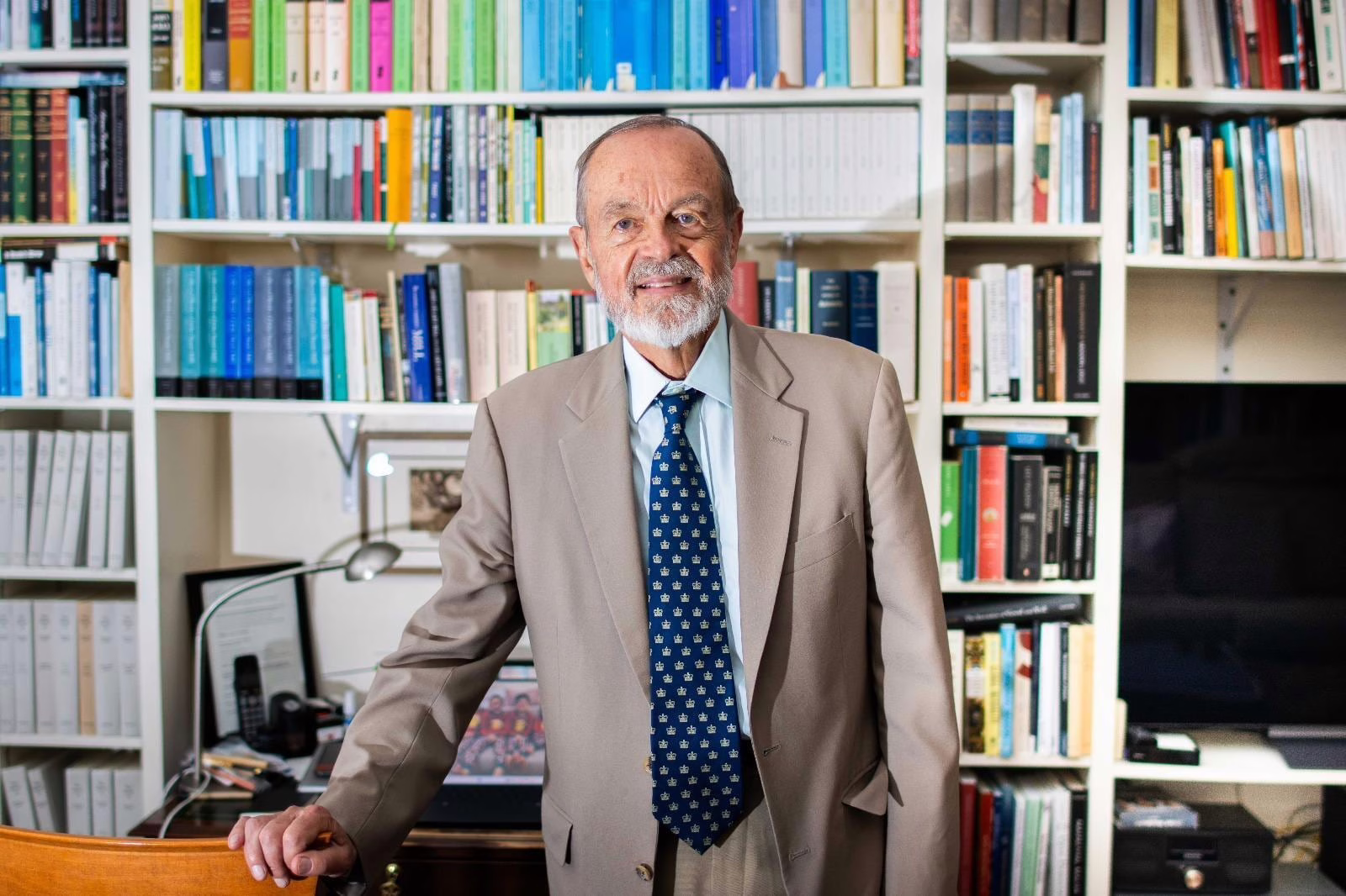 philip-kitcher,-el-filosofo-que-ha-dado-un-nuevo-enfoque-a-la-biologia-y-la-investigacion-genetica,-recibe-el-premio-fronteras