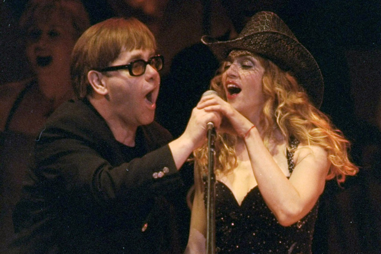 elton-john-y-madonna-firman-la-paz-tras-dos-decadas-de-enemistad:-“el-muro-que-nos-separaba-se-derrumbo”