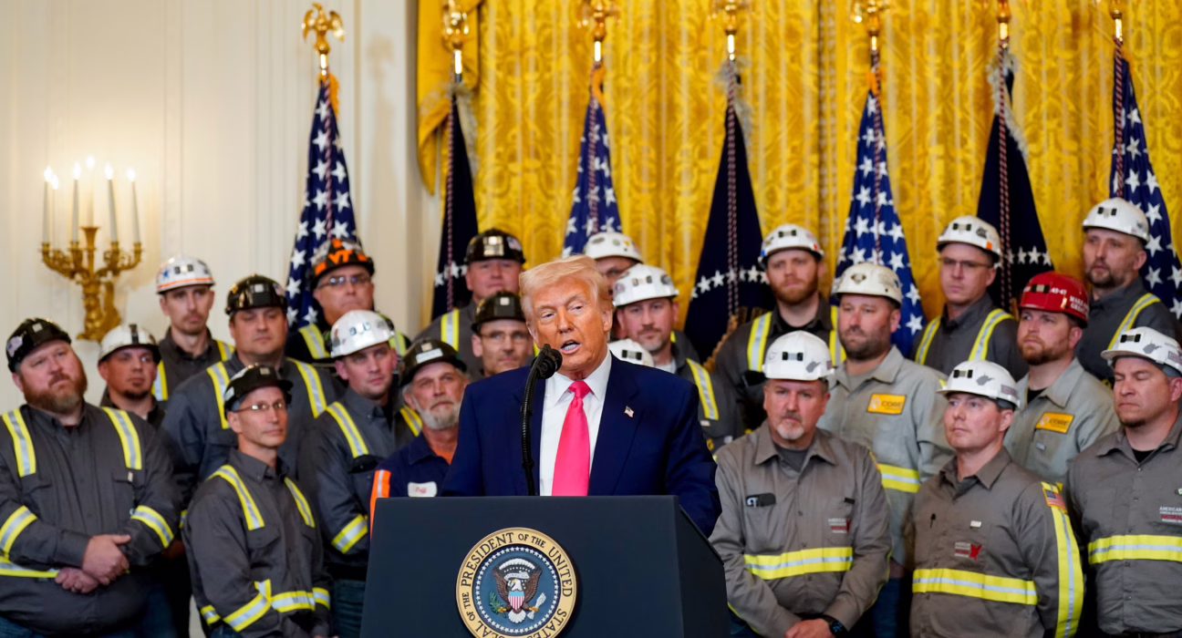trump-vuelve-a-prometer-un-renacer-del-carbon,-aunque-la-produccion-de-electricidad-con-este-combustible-se-desplomo-en-su-primer-mandato