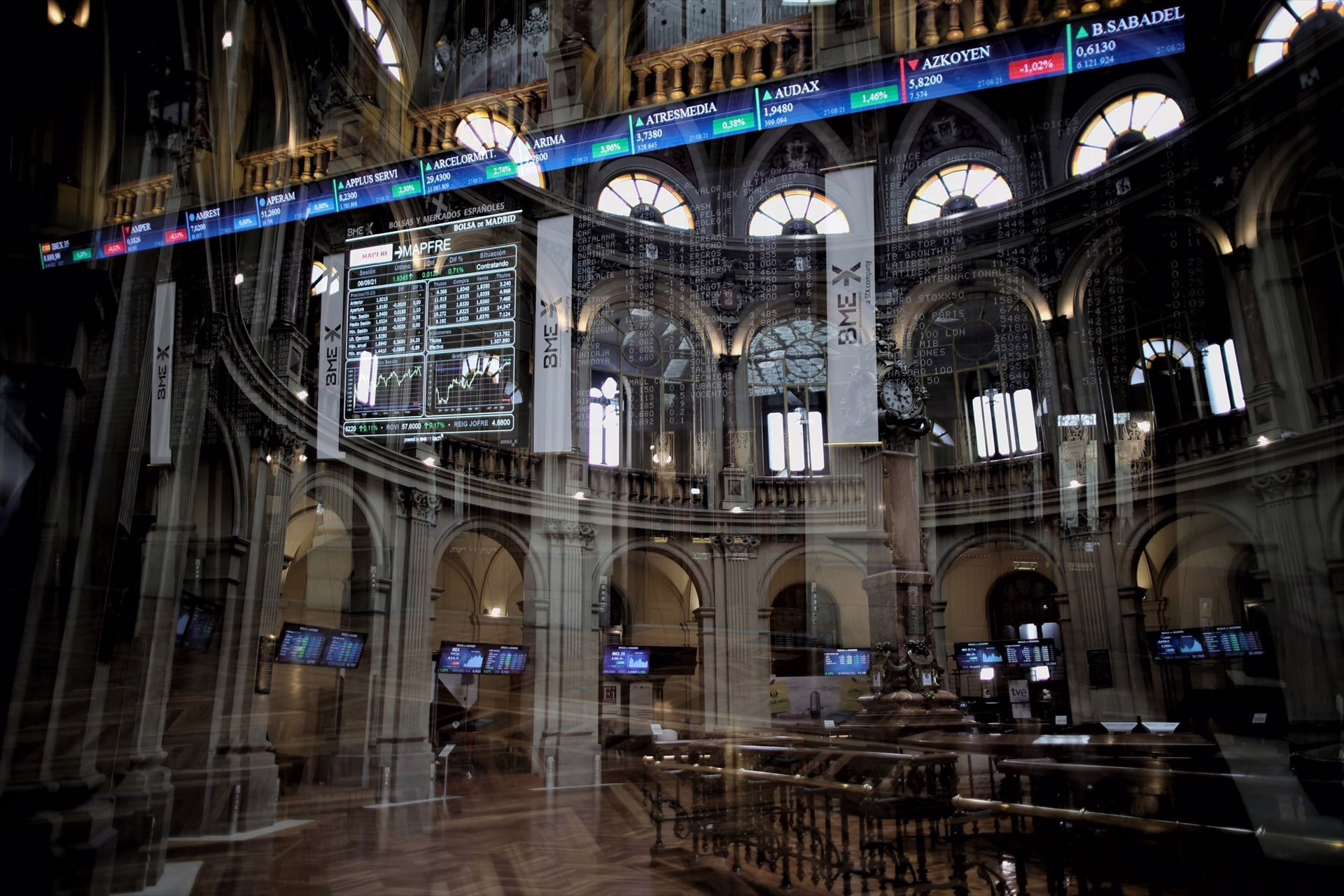 wall-street-baja-un-2%-en-la-apertura-mientras-el-ibex-sube-el-5%-de-la-mano-de-los-bancos