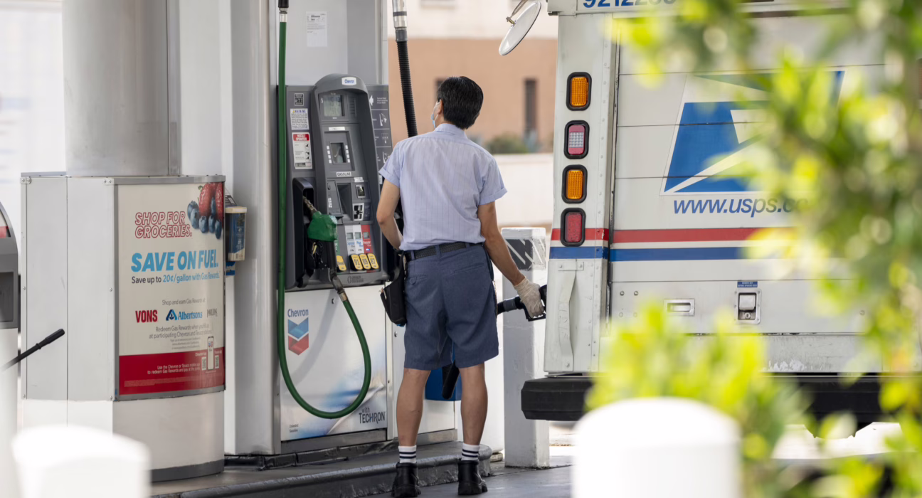 la-inflacion-da-un-respiro-a-trump-en-pleno-caos-arancelario-al-bajar-al-2,4%-en-marzo