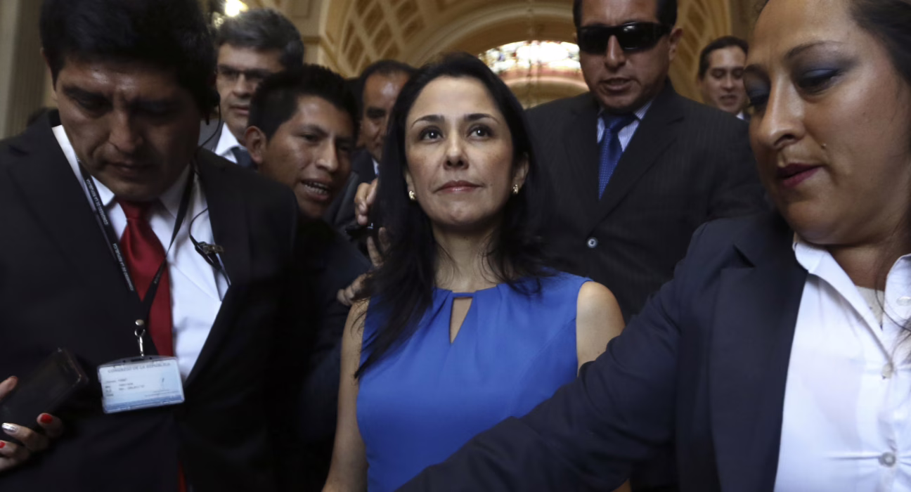 nadine-heredia,-la-ex-primera-dama-de-peru-condenada-a-15-anos,-viaja-a-brasil-tras-recibir-el-asilo-del-gobierno-de-lula