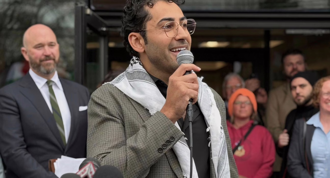 mohsen-mahdawi,-activista-palestino-que-participo-en-protestas-contra-la-guerra-en-gaza,-es-liberado-por-un-juez-en-estados-unidos