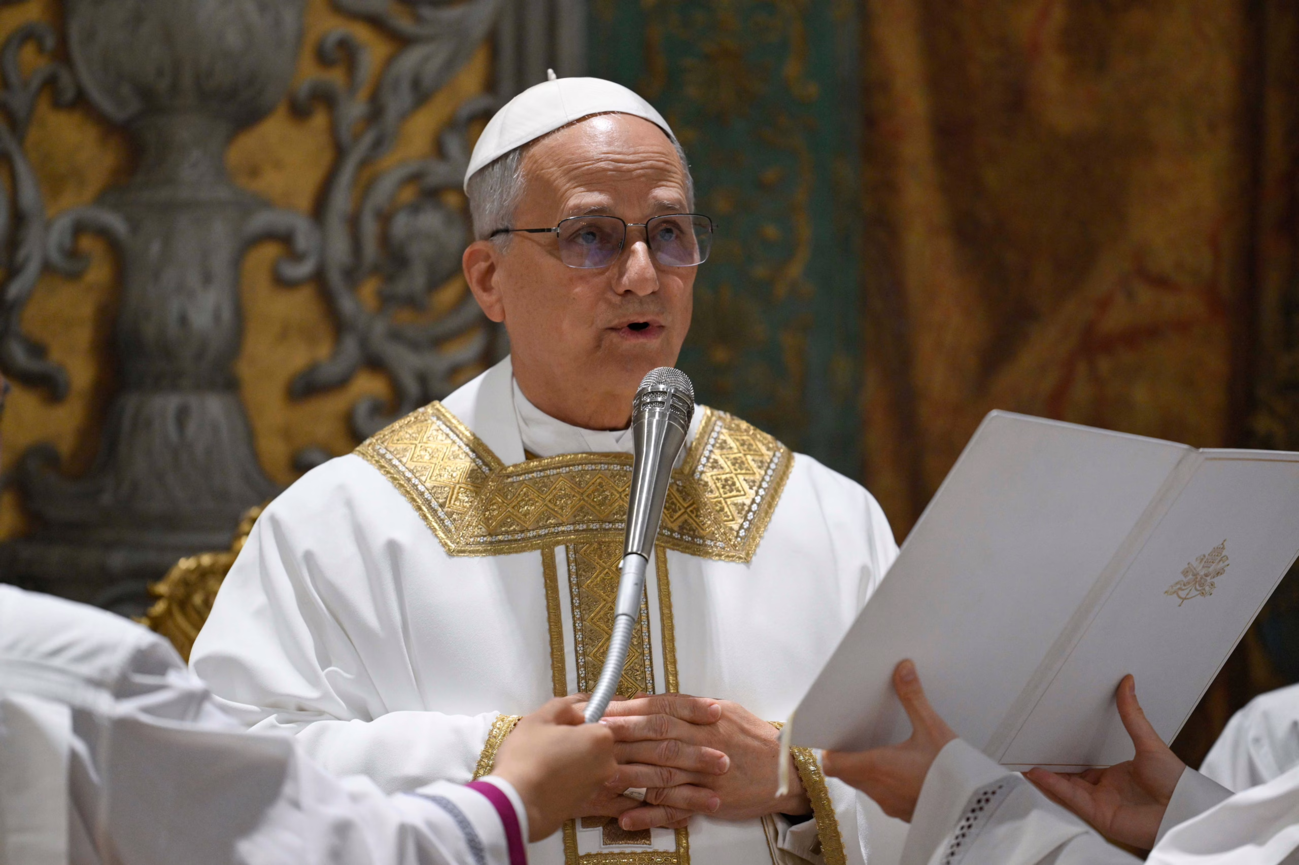 ultima-hora-del-papa-leon-xiv-y-reacciones-al-nuevo-pontificado,-en-directo-|-el-pontifice-dice-en-su-primera-misa-que-espera-ser-un-“fiel-administrador”-para-toda-la-iglesia
