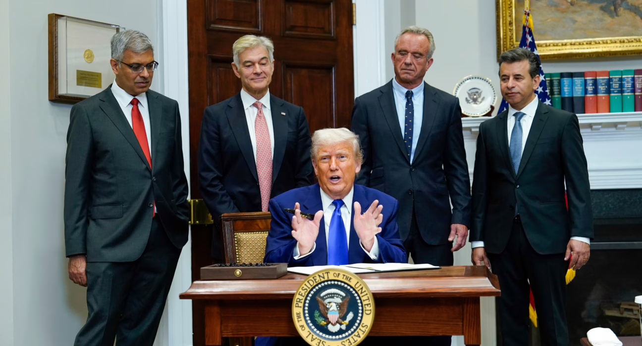 trump-decreta-una-rebaja-de-hasta-el-80%-en-los-medicamentos-y-exige-a-las-farmaceuticas-que-los-suban-en-el-extranjero