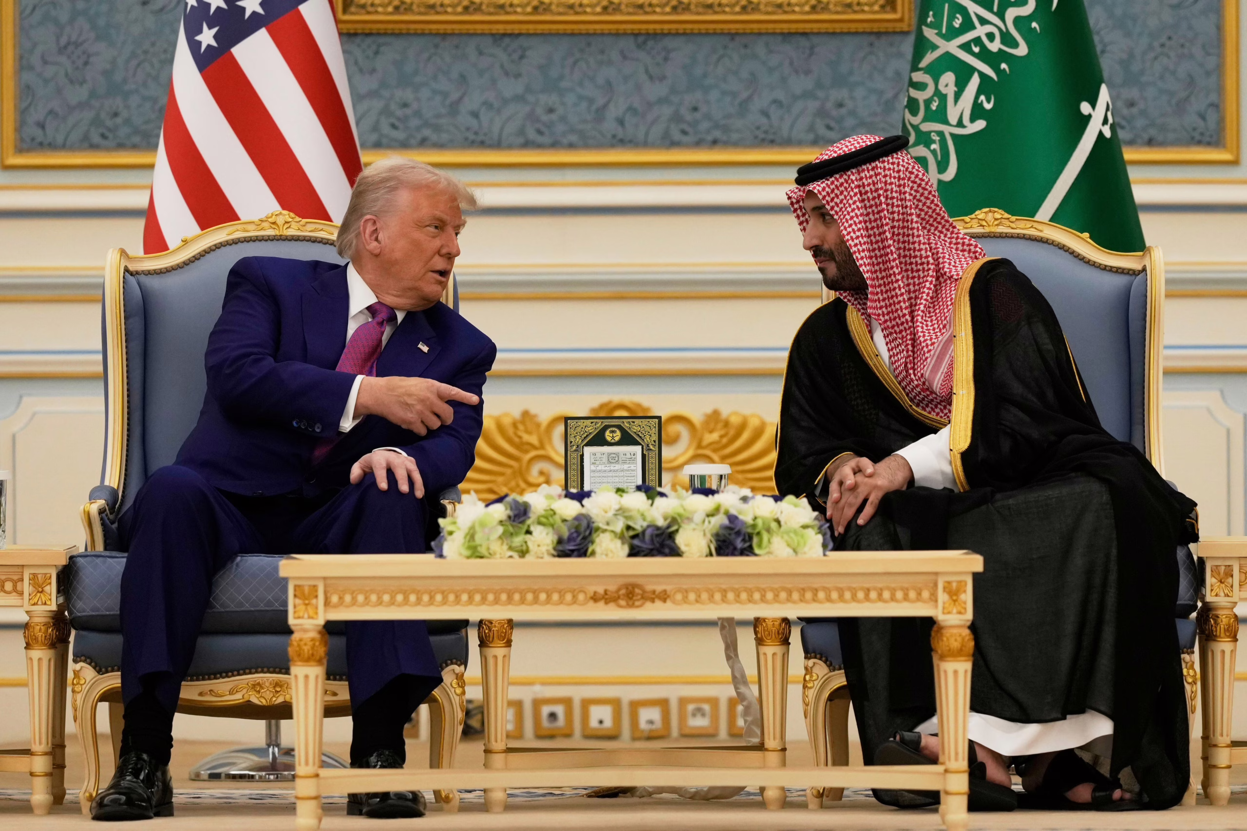 ee-uu-y-arabia-saudi-anuncian-durante-la-visita-de-trump-acuerdos-por-600.000-millones-de-dolares-en-armas-y-minerales-raros