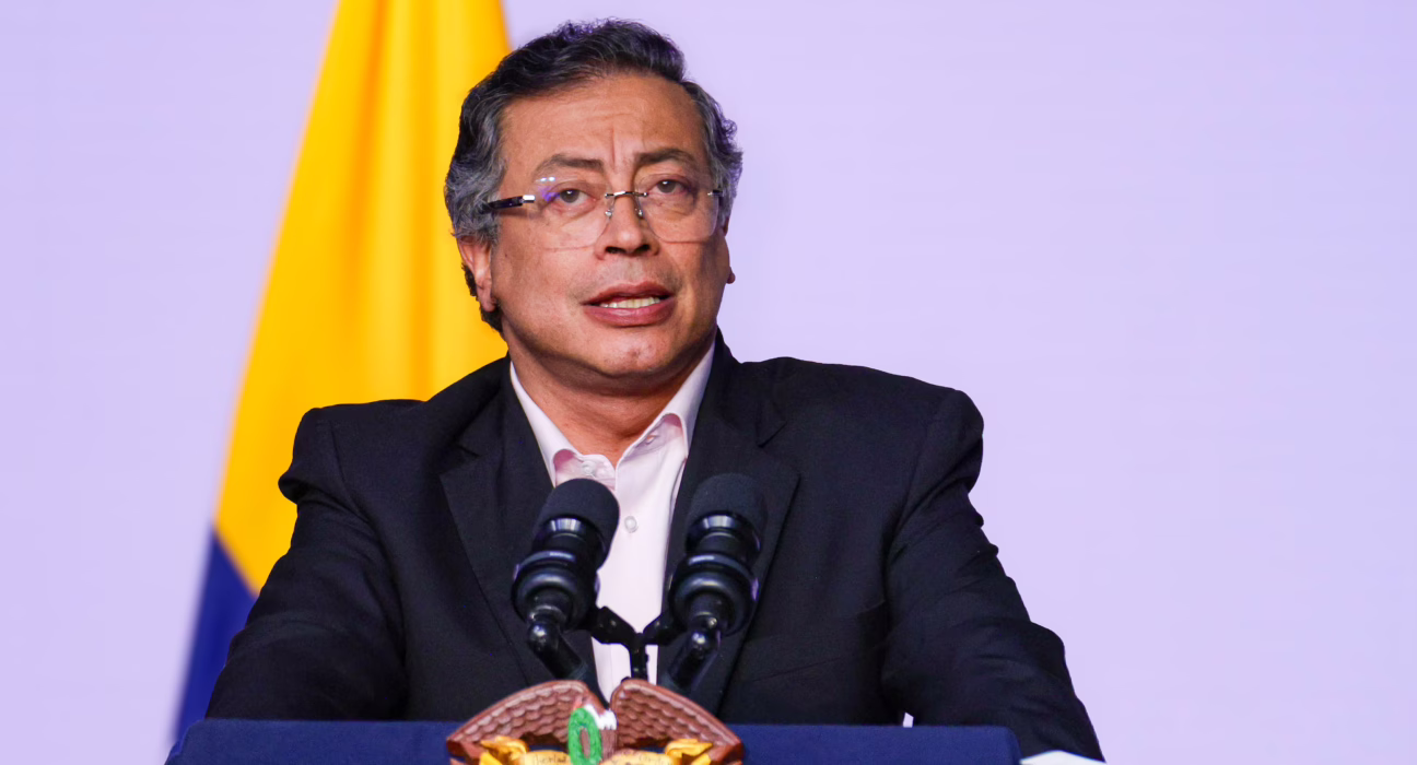 petro-exige-respuestas-a-espana-por-el-maltrato-de-la-policia-a-un-grupo-de-colombianos