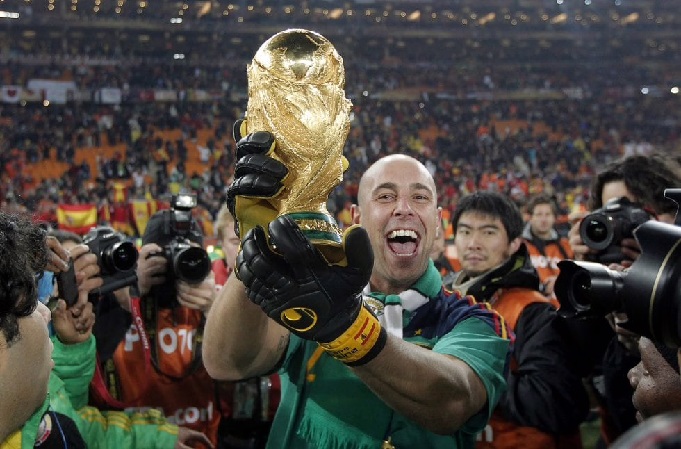 pepe-reina,-un-portero-de-cuna,-anuncia-su-retirada-como-profesional-y-que-sera-entrenador-del-equipo-juvenil-del-villarreal