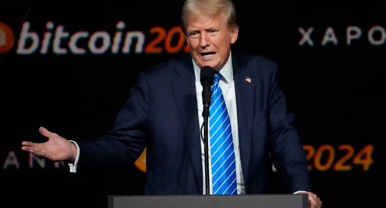 la-red-social-de-trump-capta-2.500-millones-de-dolares-para-invertir-en-bitcoin