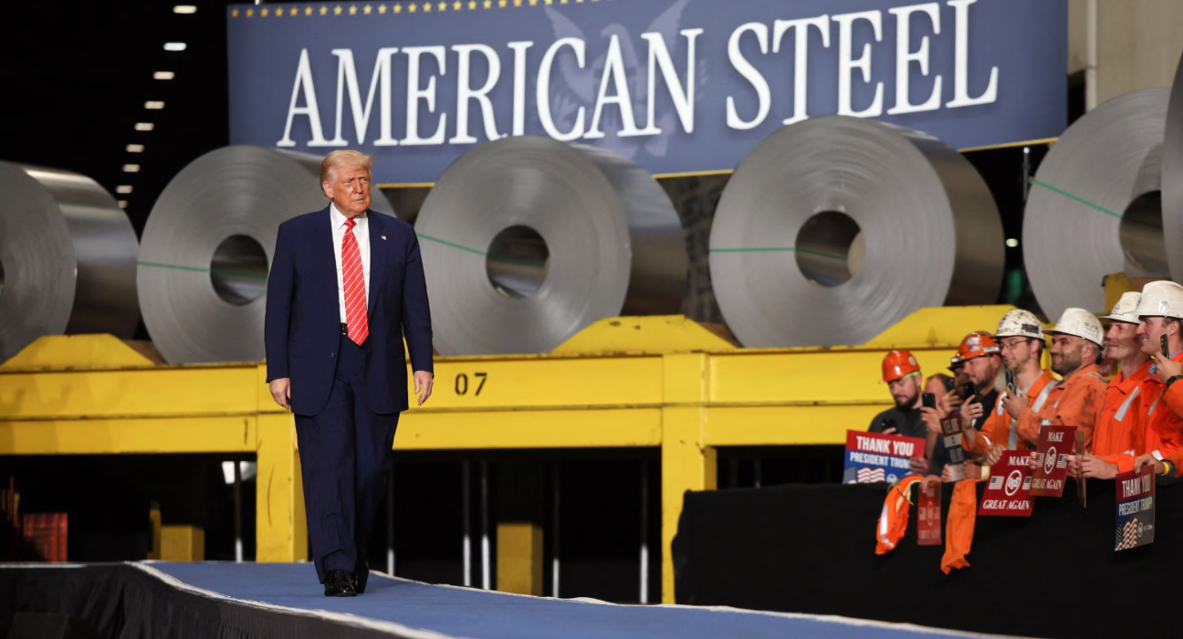 trump-anuncia-que-subira-los-aranceles-al-acero-al-50%-al-visitar-una-planta-en-pensilvania