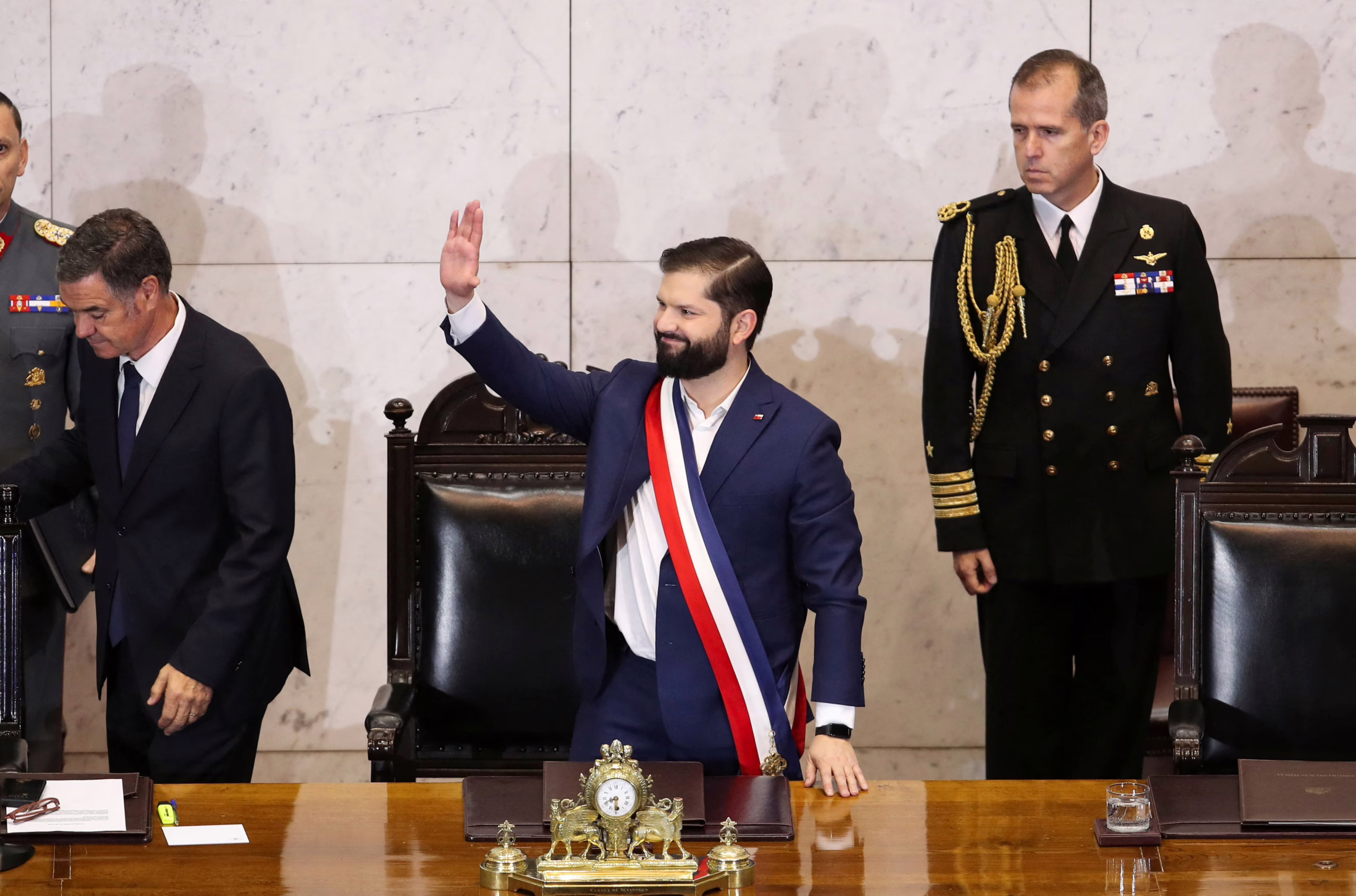 boric-respalda-la-propuesta-de-espana-de-decretar-un-embargo-de-armas-a-israel