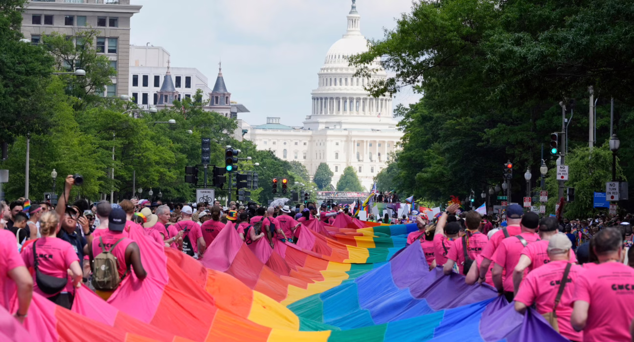 el-orgullo-mundial-lgtbiq+-planta-cara-a-trump:-“quiere-negar-nuestro-derecho-a-existir”