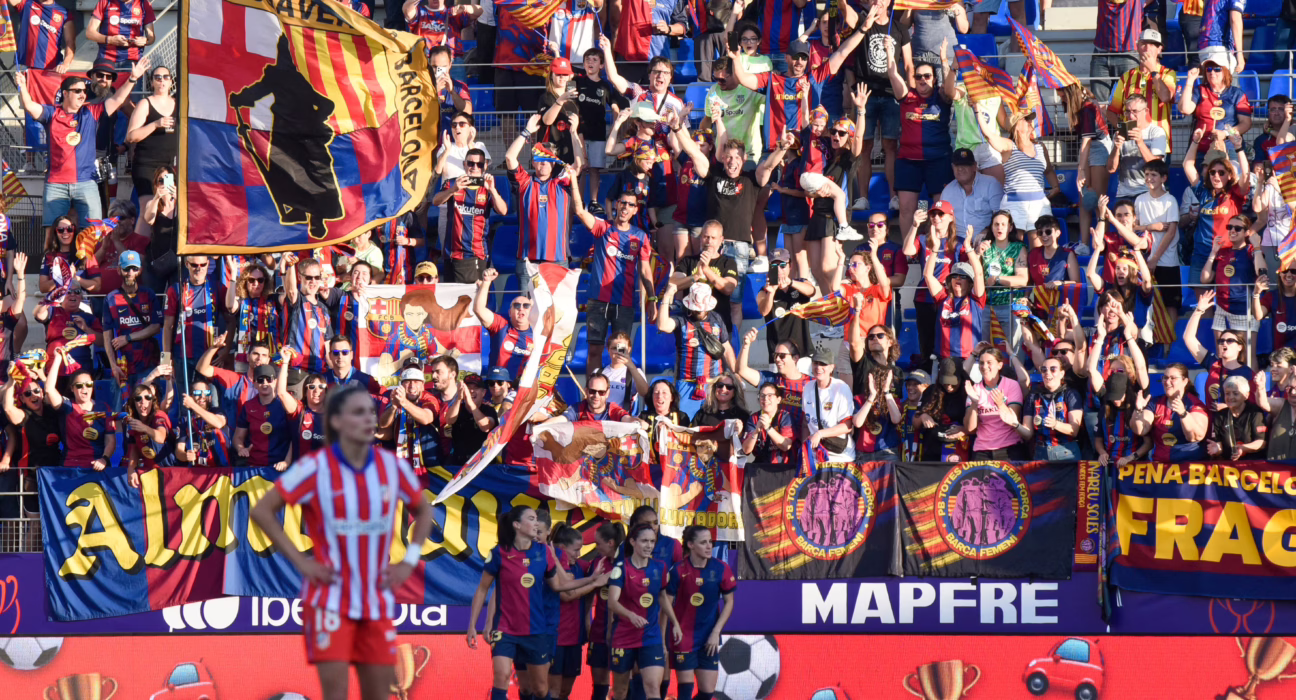 el-barca-levanta-la-copa-de-la-reina-para-culminar-con-el-triplete-otro-ano-de-dominio-absoluto-en-espana