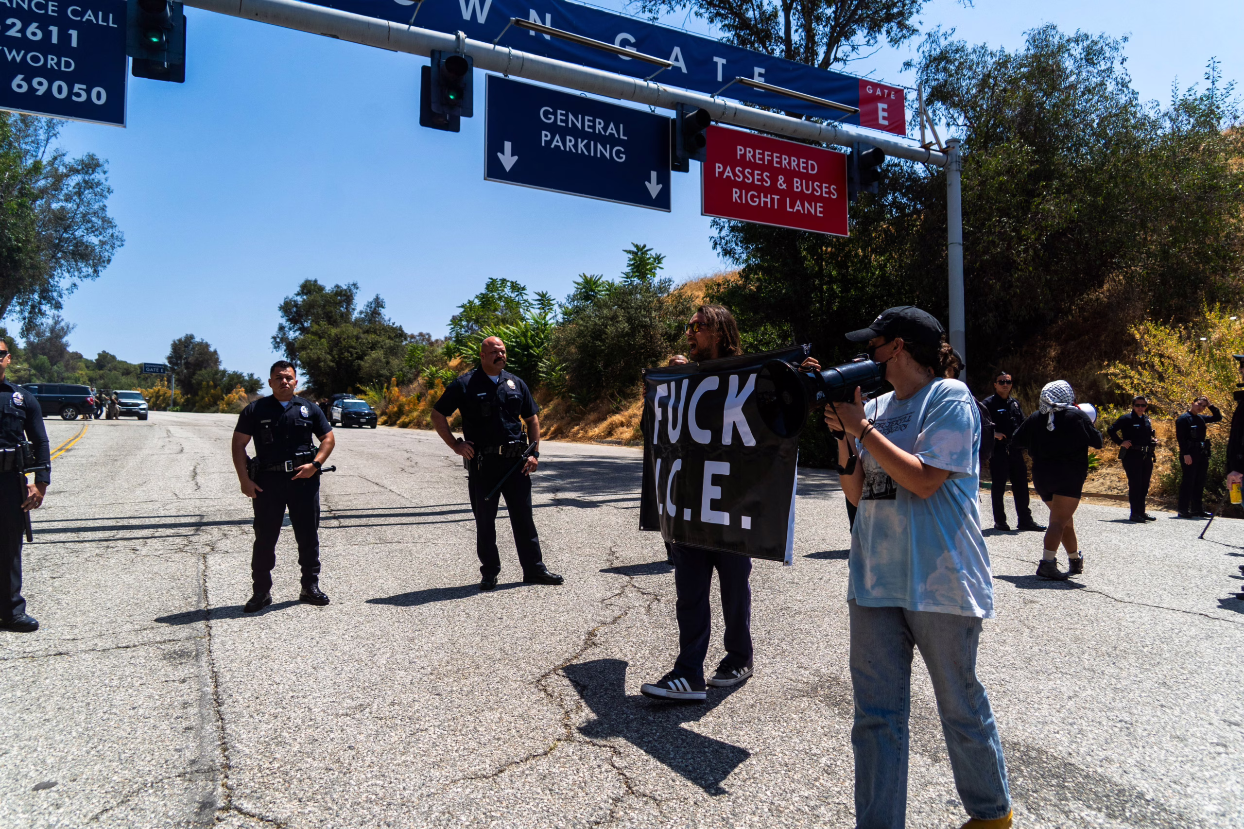 escraches-y-acoso-contra-los-agentes-del-ice,-las-protestas-en-los-angeles-se-reinventan