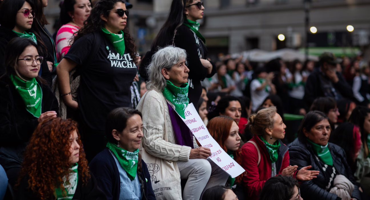 ¿quien-se-beneficia-de-las-divisiones-y-los-debates-entre-feministas?-nosotras,-no