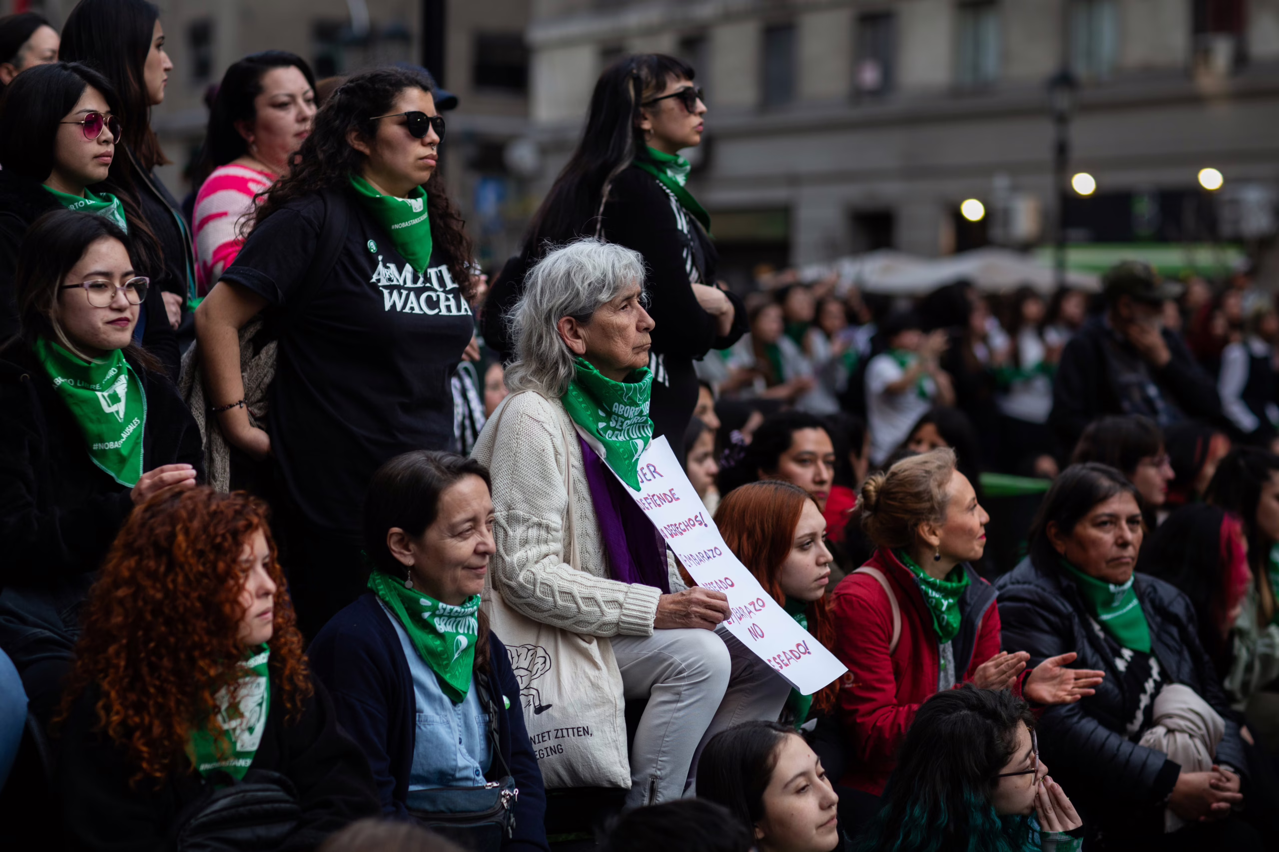 ¿quien-se-beneficia-de-las-divisiones-y-los-debates-entre-feministas?-nosotras,-no