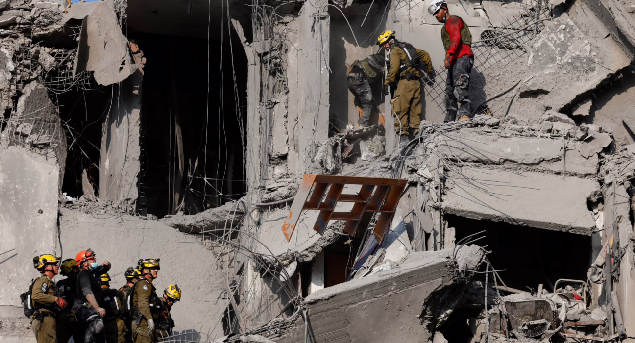 ultima-hora-del-conflicto-en-oriente-proximo,-en-directo-|-israel-ordena-nuevos-ataques-tras-acusar-a-iran-de-una-violacion-de-la-tregua-que-teheran-niega